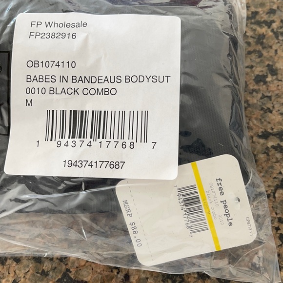 Free People Intimately Babes in Bandeaus Black Lace Bodysuit M - Picture 16 of 16